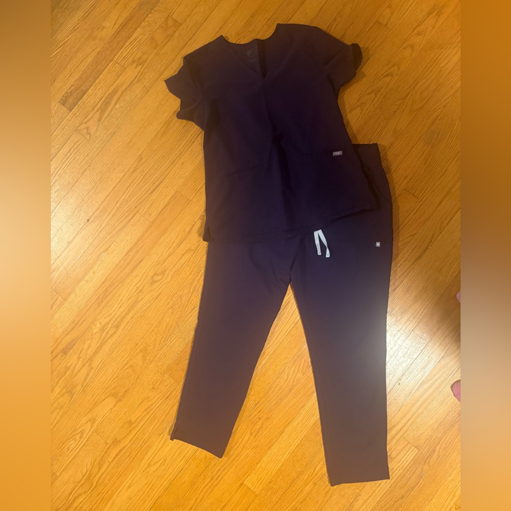 Women's FIGS Scrub Set L/XL